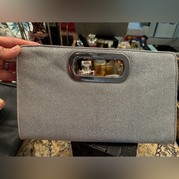 Going out clutch. Silver shiny glittery material - Picture 4 of 6
